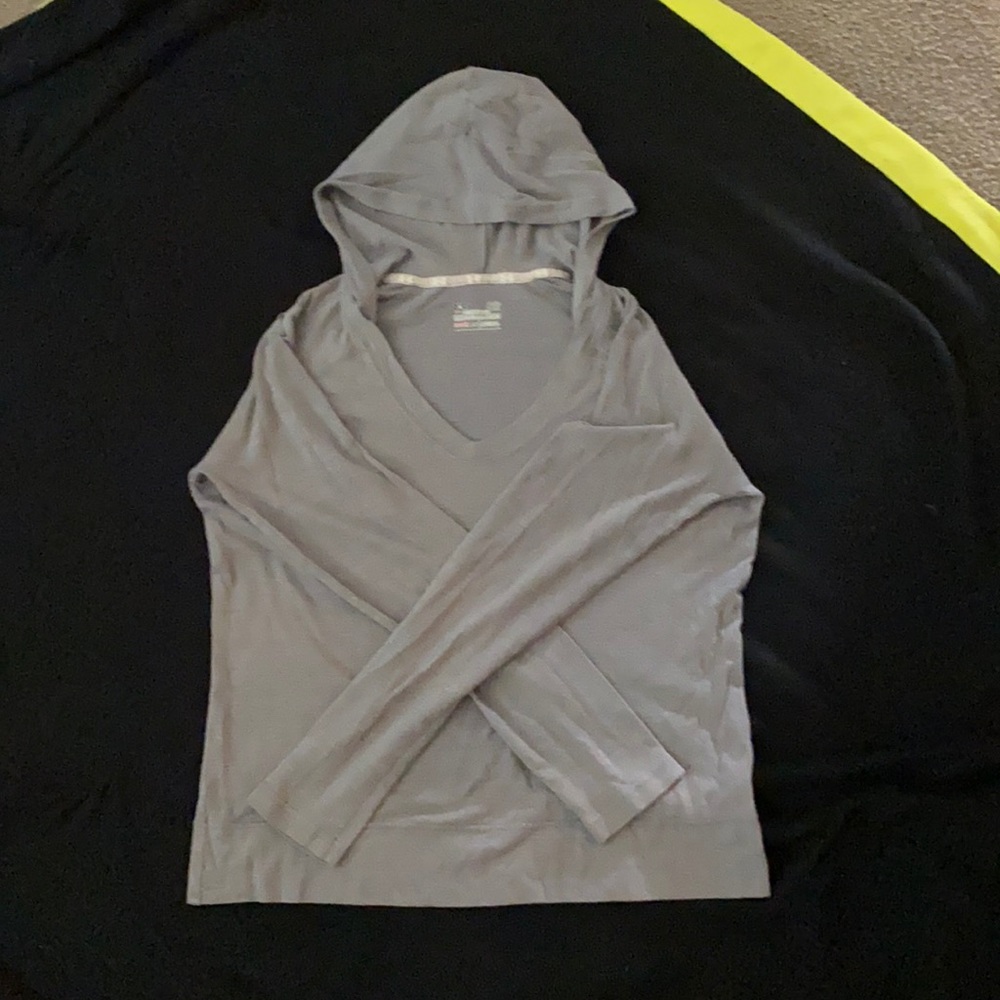 Under armor hooded long sleeve